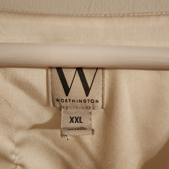 Top - Picture 2 of 6